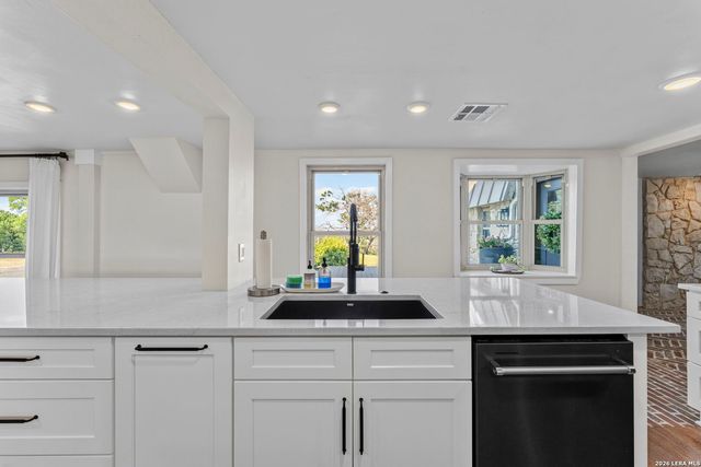 29 TRAILS END RD, Boerne, TX 78006