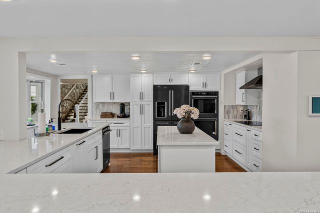 29 TRAILS END RD, Boerne, TX 78006