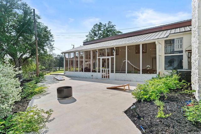 29 TRAILS END RD, Boerne, TX 78006