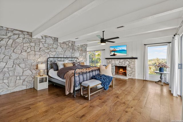 29 TRAILS END RD, Boerne, TX 78006