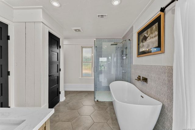 29 TRAILS END RD, Boerne, TX 78006