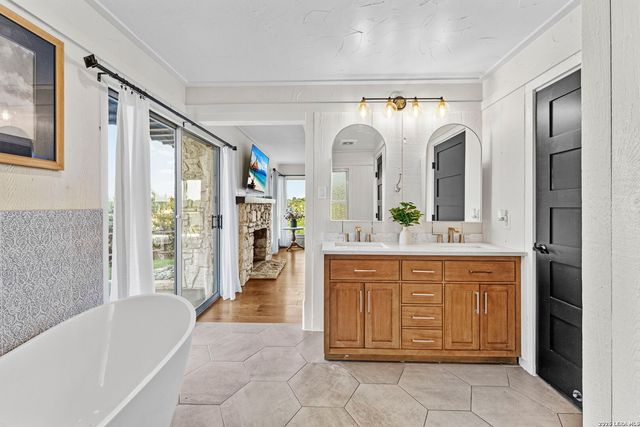 29 TRAILS END RD, Boerne, TX 78006