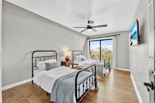 29 TRAILS END RD, Boerne, TX 78006