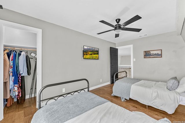 29 TRAILS END RD, Boerne, TX 78006