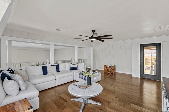 29 TRAILS END RD, Boerne, TX 78006