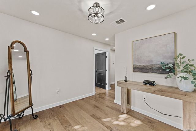 29 TRAILS END RD, Boerne, TX 78006