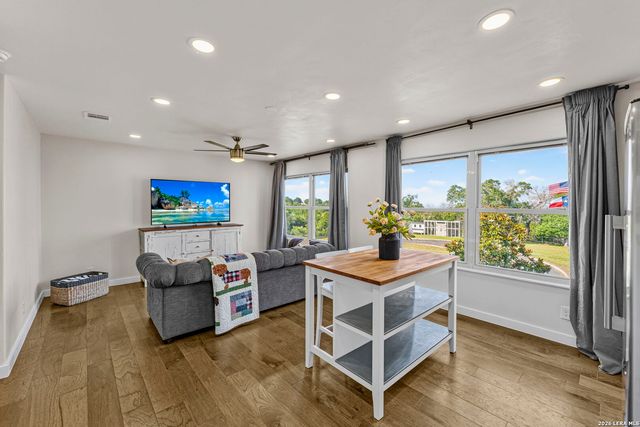 29 TRAILS END RD, Boerne, TX 78006