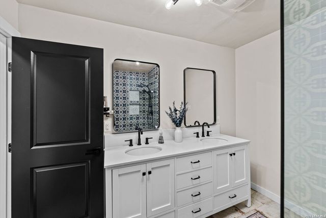 29 TRAILS END RD, Boerne, TX 78006