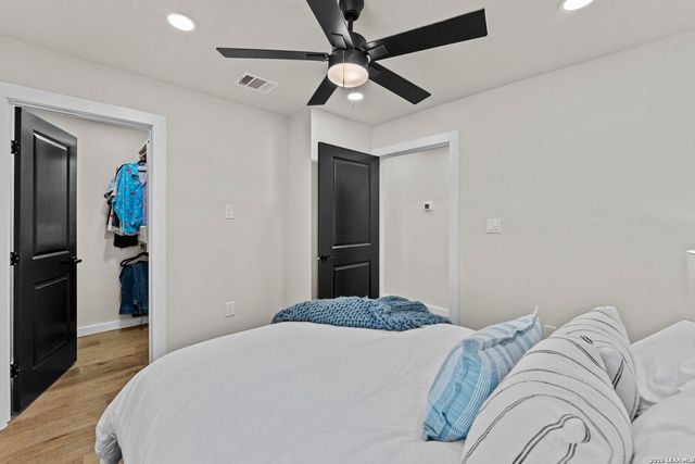 29 TRAILS END RD, Boerne, TX 78006