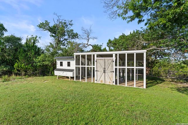 29 TRAILS END RD, Boerne, TX 78006