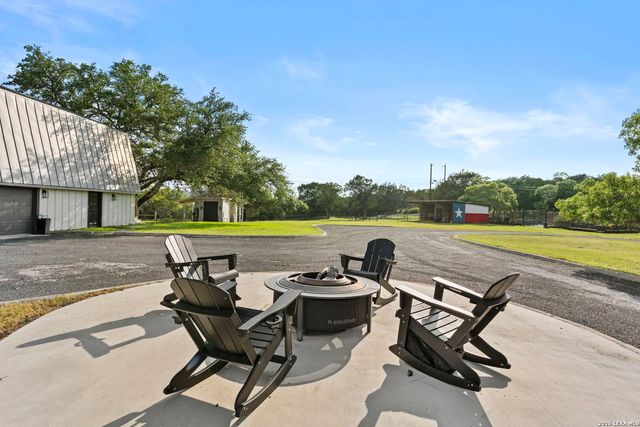 29 TRAILS END RD, Boerne, TX 78006