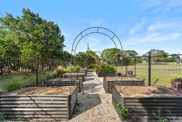 29 TRAILS END RD, Boerne, TX 78006