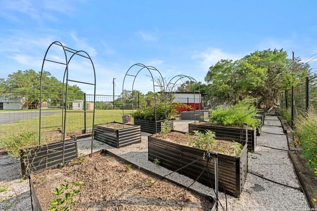 29 TRAILS END RD, Boerne, TX 78006