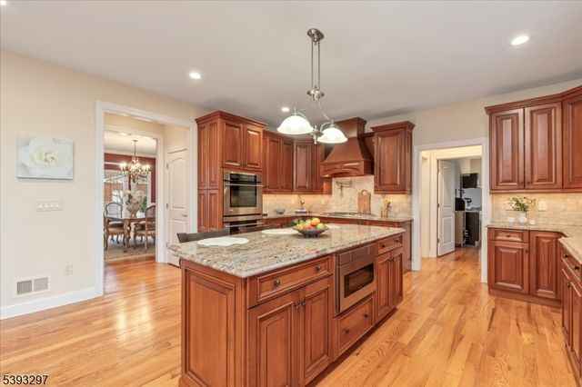 11 Madaline Dr, Edison Twp., NJ 08820