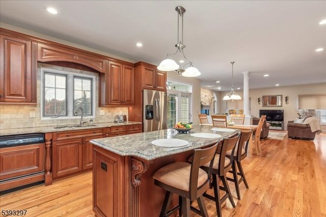 11 Madaline Dr, Edison Twp., NJ 08820