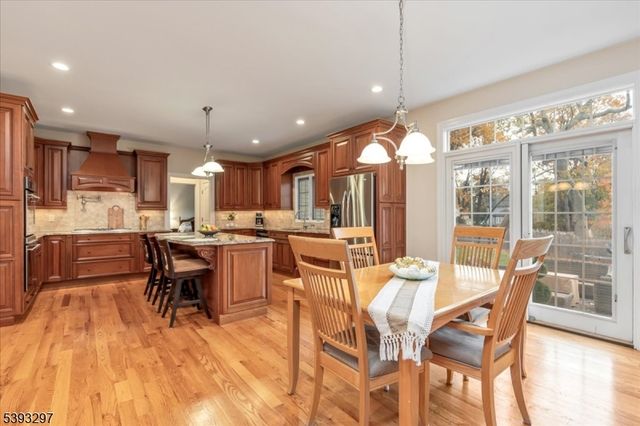 11 Madaline Dr, Edison Twp., NJ 08820