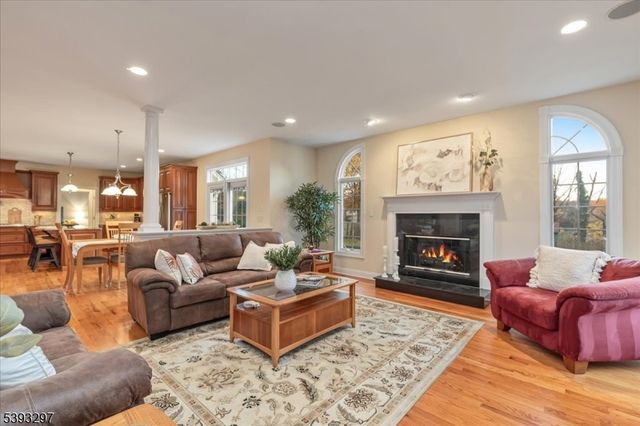 11 Madaline Dr, Edison Twp., NJ 08820