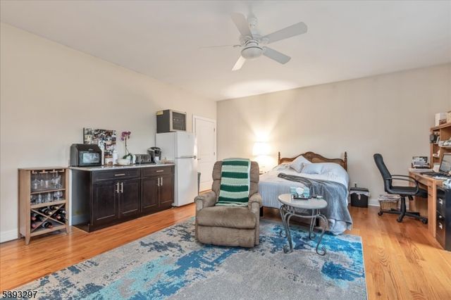 11 Madaline Dr, Edison Twp., NJ 08820