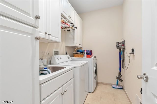 11 Madaline Dr, Edison Twp., NJ 08820