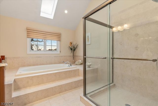 11 Madaline Dr, Edison Twp., NJ 08820