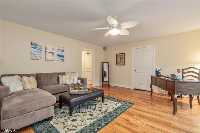 11 Madaline Dr, Edison Twp., NJ 08820