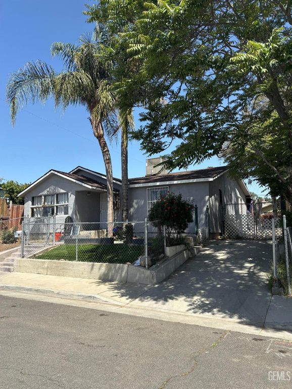326 Jeffrey Street, Bakersfield, CA 93305