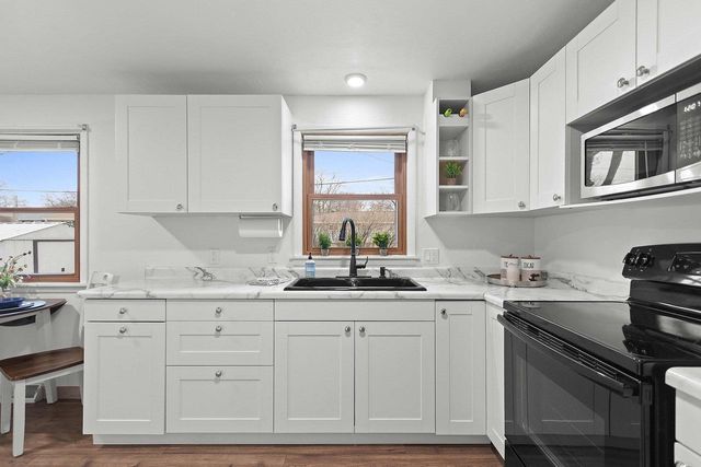 852 RAYMOND STREET, Green Bay, WI 54304