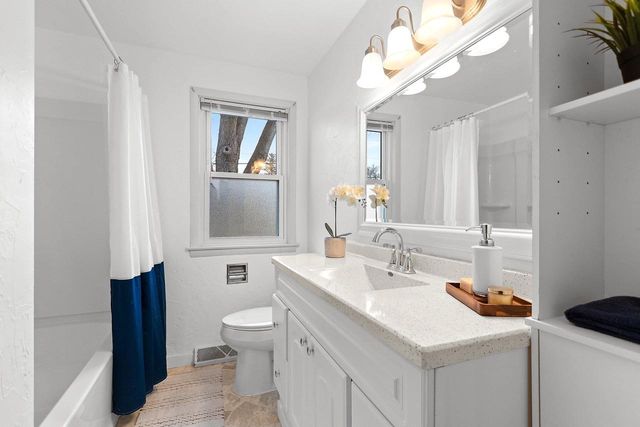 852 RAYMOND STREET, Green Bay, WI 54304