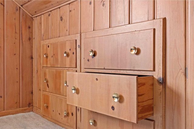 852 RAYMOND STREET, Green Bay, WI 54304