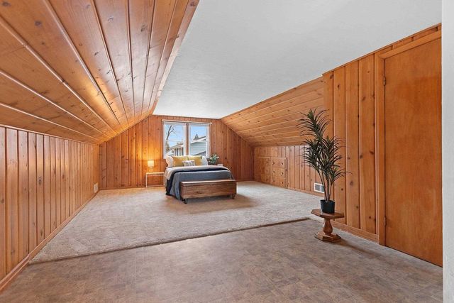 852 RAYMOND STREET, Green Bay, WI 54304