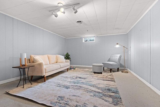 852 RAYMOND STREET, Green Bay, WI 54304