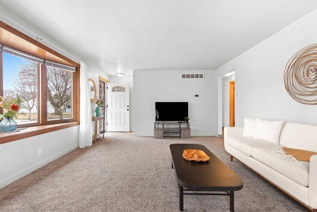 852 RAYMOND STREET, Green Bay, WI 54304