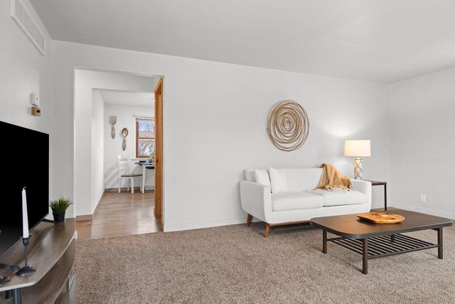 852 RAYMOND STREET, Green Bay, WI 54304