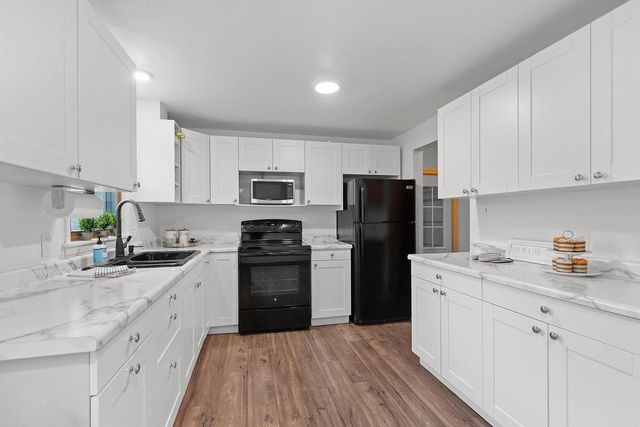 852 RAYMOND STREET, Green Bay, WI 54304