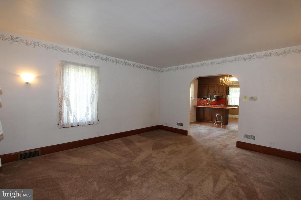 27 ALLEN AVE, Woodstown, NJ 08098
