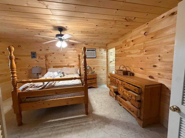 300 Canyon, Greers Ferry, AR 72067