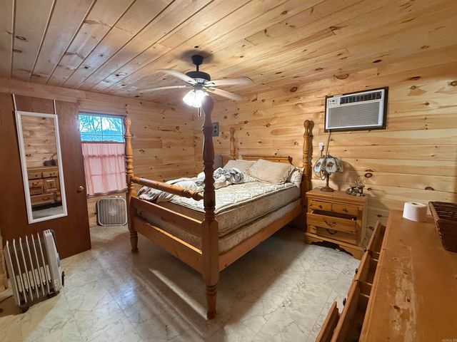 300 Canyon, Greers Ferry, AR 72067