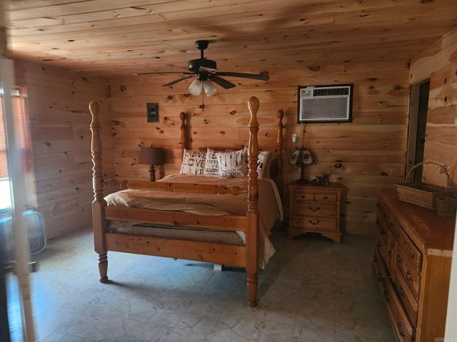 300 Canyon, Greers Ferry, AR 72067