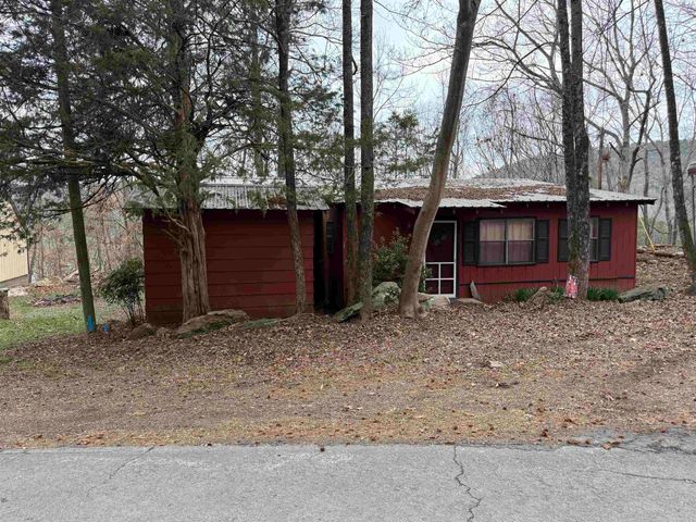 300 Canyon, Greers Ferry, AR 72067