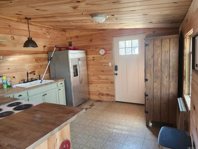 300 Canyon, Greers Ferry, AR 72067