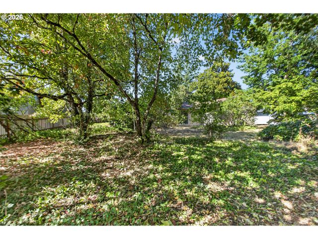 635 Nw 8TH Pl, Canby, OR 97013
