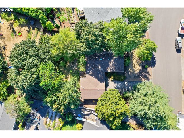 635 Nw 8TH Pl, Canby, OR 97013