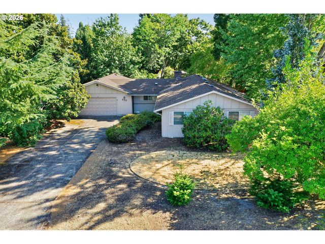 635 Nw 8TH Pl, Canby, OR 97013