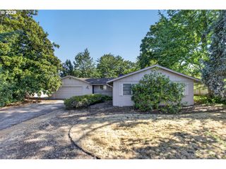 635 Nw 8TH Pl, Canby, OR 97013