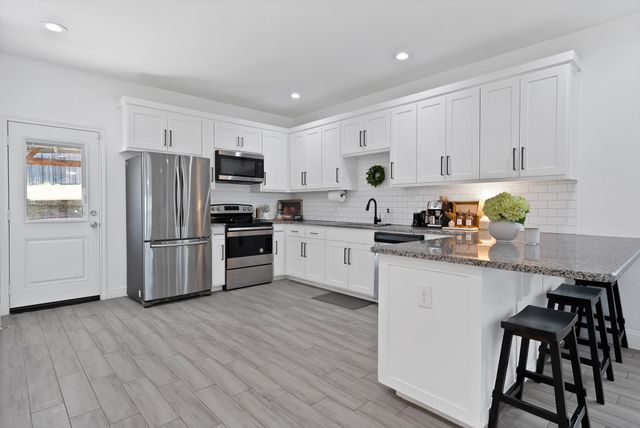 3015 Columbus Avenue, Fort Worth, TX 76106