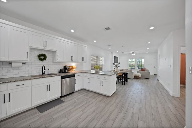 3015 Columbus Avenue, Fort Worth, TX 76106