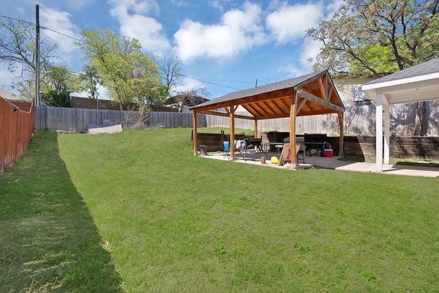 3015 Columbus Avenue, Fort Worth, TX 76106