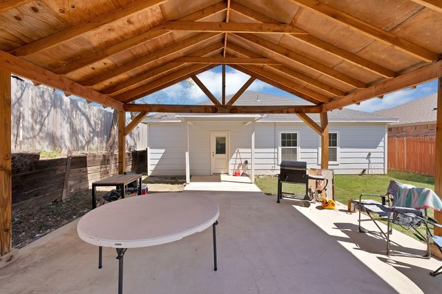 3015 Columbus Avenue, Fort Worth, TX 76106