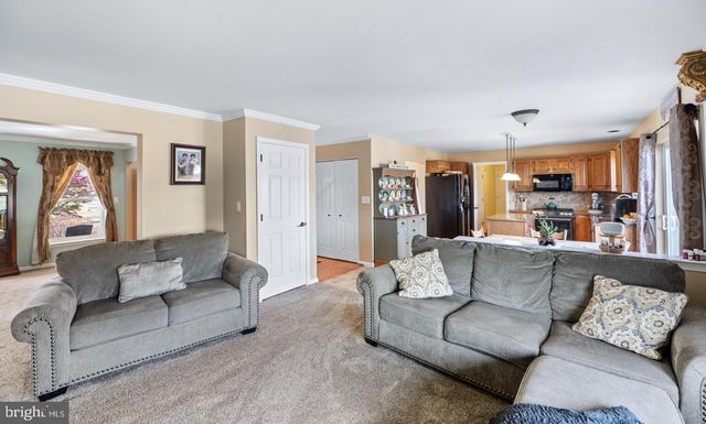 1035 OAK HILL VIEW DR, Gilbertsville, PA 19525
