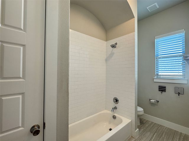 197 Blackthorn Drive, Van Alstyne, TX 75495